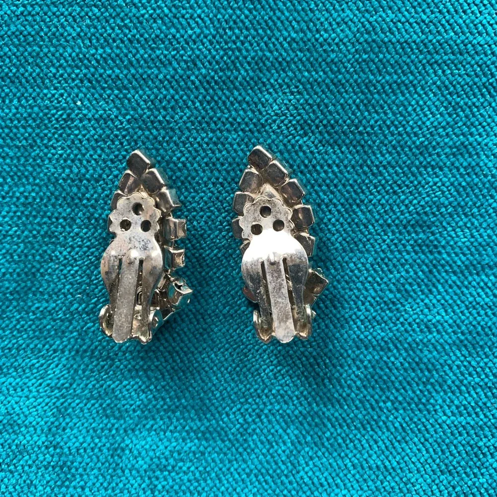 VINTAGE Rhinestone Earrings - Picture 2 of 4